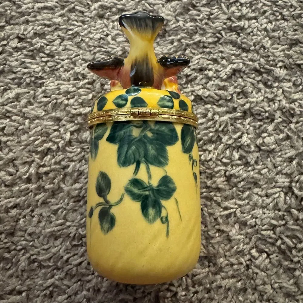 VTG Bombay Company Porcelain Hinged Trinket Box Candle Mother Baby Birds Gold